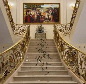 Rampe d'escalier décorative en fer forgé doré de luxe, balustrade à volutes, panneau de main courante d'escalier en métal style palais - Product Image 1