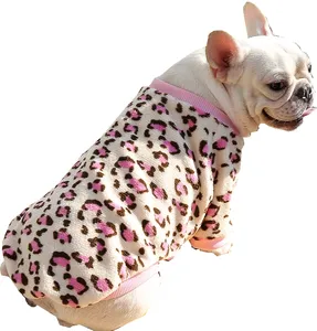 2023 최고 판매 애완 동물 용품 표범 개 의상 작은 큰 강아지를위한 따뜻한 잠옷 코트