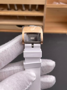 Montre automatique squelettée en céramique, entièrement sertie de diamants, blanche pure, éternelle et élégante, pour hommes et femmes, idéale pour le sport et les affaires. - Product Image 6
