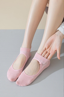 Chaussettes de yoga et de Pilates personnalisées 2026 à coupe basse, antidérapantes avec points en silicone, invisibles, avec languette à la cheville et soutien de la voûte plantaire, OEM