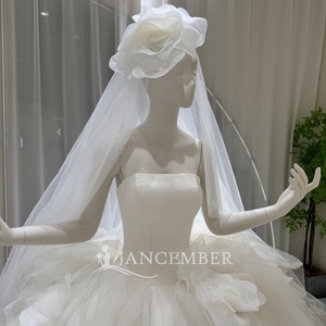 Robe de mariée Lsoy073 en tulle bouffant effet nuage, sans bretelles, avec fleurs de camélia 3D, pour mariée de jardin Jancember - Product Image 4
