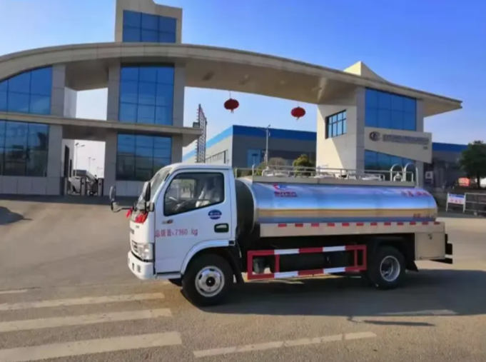 mini milk tank vehicle
