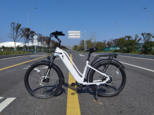 Vélo électrique de ville nouvelle conception 27,5 pouces, batterie cachée 48V 14,5Ah, vélo électrique à cadre basse - Product Image 2