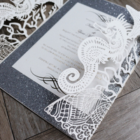 Carte d'invitation de mariage découpée au laser en forme d'hippocampe, invitations scintillantes sur le thème de l'océan