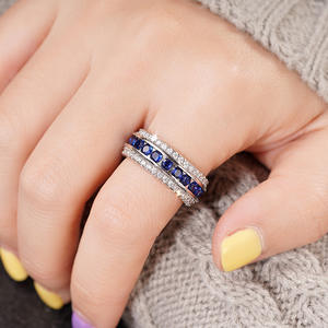 T0789 Anello Eternity da Donna in Oro Massiccio 18K con Zaffiri, Taglio Brillante Rotondo, Incastonatura a Canale, Gioiello Raffinato per Matrimonio - Product Image 3