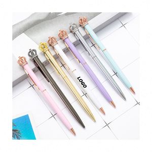 Stylos Couronne Personnalisés - Stylos à bille amusants en forme de couronne avec impression de logo - Product Image 1