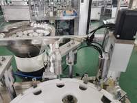 Machine de remplissage automatique de bouteilles de déodorant de bâton de tube de liquide de corps de rouleau