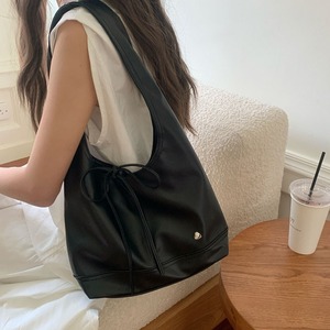 Korean Style Women's Shoulder Bag Off White Large Capacity Magnetic Buckle Minimalist Tote Bag For Everyday Use - Product Image 4