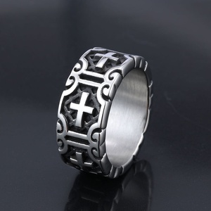 Anillos <span class=keywords><strong>de</strong></span> Cruz Latina Retro <span class=keywords><strong>de</strong></span> Acero Inoxidable con Símbolo Cristiano Crux Ordinaria Jesucristo Crucificado Anillos <span class=keywords><strong>de</strong></span> Banda para Hombres y Mujeres - Product Image 1