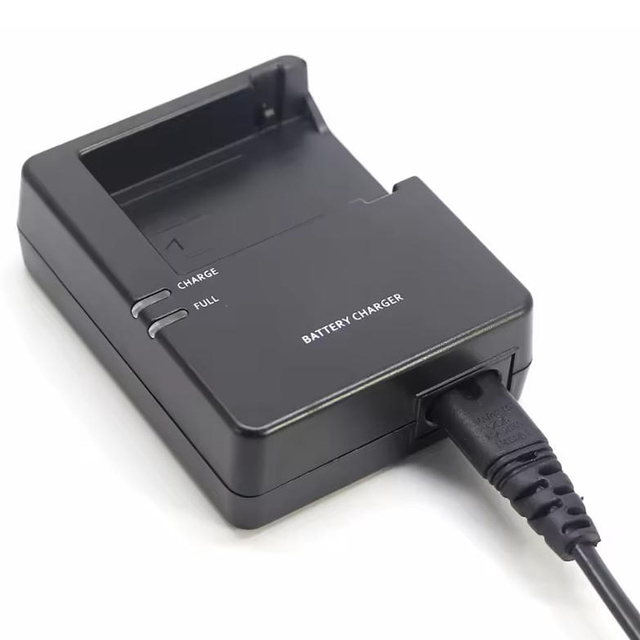 Camera Battery Charger for Canon LC-E8 EOS 550D / 600D / 650D / 700D Kiss X4 X5 X6i X7i , Rebel T2i T3i T4i T5i Cameras