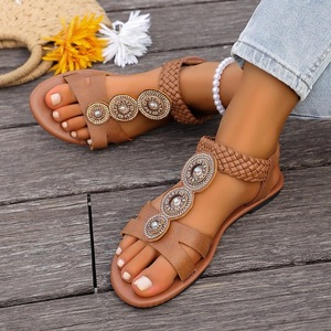 Sandales plates bohèmes à strass avec décor médaillon circulaire, bride cheville tressée et dos élastique – Chaussures d'été pour la plage - Product Image 6
