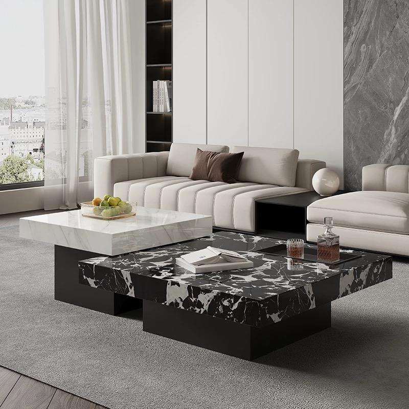 Montagna di neve luminosa bianca