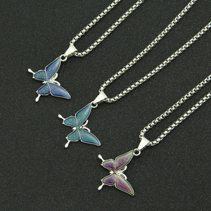 Collier pendentif papillon à variation de température 2026, chaîne en acier inoxydable, simple et exquis, pour femmes, bijoux de mode - Product Image 1
