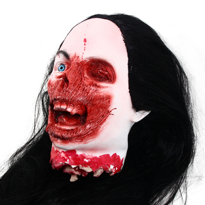 Tête de zombie féminine sanglante en latex pour Halloween, cheveux longs noirs, visage semi-avarié, durable, réutilisable, pour adulte, à suspendre ou à poser sur table - Product Image 3