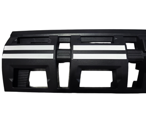 Griglia OEM 622567432R con Foro Logo DC per Seat <span class=keywords><strong>Dacia</strong></span> <span class=keywords><strong>Duster</strong></span> III 2025 <span class=keywords><strong>Nuova</strong></span> Condizione - Product Image 3