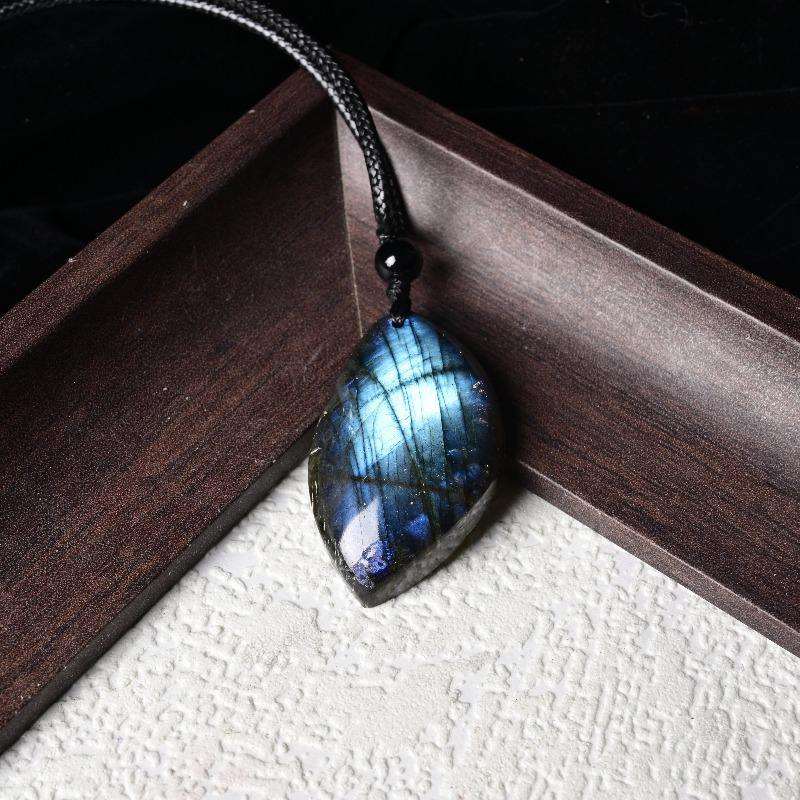 Feuilles de lavande (perforées avec une corde)