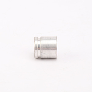 Insert fileté en aluminium, finition polie, personnalisable pour applications de quincaillerie mécanique - Product Image 2