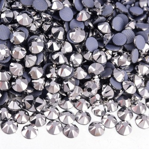 OLeeya 2088 Strass Premium à Dos Plat Thermocollants, Cristaux Métalliques Décoratifs, Pierres Diamantées pour Chaussures, Sacs et Vêtements - Product Image 3