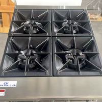 Cuisinière professionnelle au propane en acier inoxydable à 4 brûleurs avec four, équipement de restauration pour hôtel
