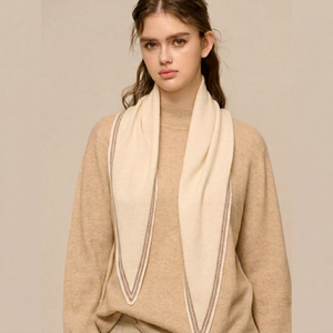 Écharpe triangulaire en cachemire pur à 100 %, sur mesure, avec bordure tricotée rayée, châle, foulard - Product Image 1
