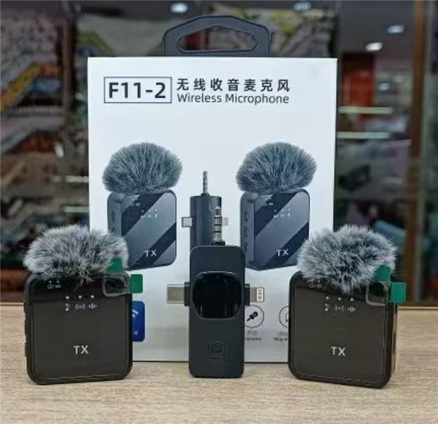 F11-2 Wireless Microphone Connector 3 in 1 Hands Free Reporting Wireless Lapel Microphone for Mobile Phone Street Interview