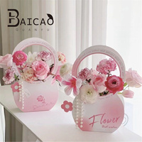 Boîte à fleurs en papier kraft à main avec impression en gravure, matériaux recyclés, design pliable pour la fête des mères et la Saint-Valentin