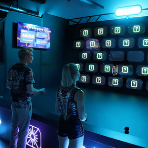 Jeu interactif de lancer de cibles à LED RVB activé par la musique pour aire de jeux intérieure, idéal pour le team building - Product Image 2