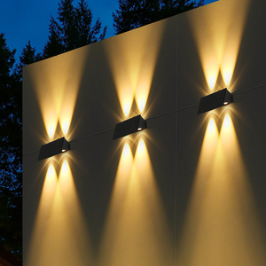 Lampes solaires murales de jardin Produits de qualité IP65 étanche haut et bas Patio LED Solar Led Wall Wash Light - Product Image 1