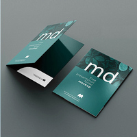 Carpeta de Presentación de Documentos de Oficina Personalizada con Impresión a Medida, Colores Negros Mate, Manila, con Bolsillo, Logotipo en Relieve y Espacio para Archivar