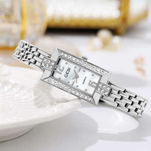 Montre à quartz étanche tendance en acier allié de style rose avec bracelet carré à étoiles, vente chaude - Product Image 6