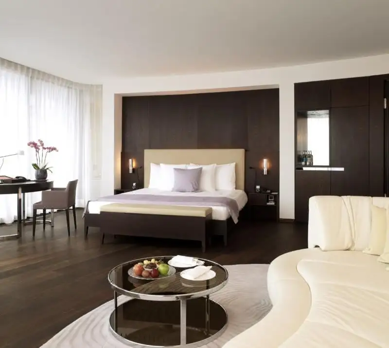 OEM personalizzato di fascia alta 4 stelle 5 stelle Hotel camera da letto mobili di alta qualità Design moderno in legno massello Hotel camera da letto Set di mobili