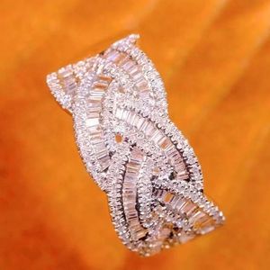 Bague de fiançailles pour femme Xinfly Micro-pavé en or 18 carats pur avec diamant naturel baguette empilable de 0,85 ct - Product Image 5