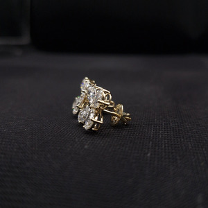 ต่างหูเพชรทรงลูกแพร์ 5.5 กะรัต ดีไซน์ดอกไม้ ทองคำแท้ รับรองโดย IGI สำหรับผู้หญิง สง่างาม เหมาะสำหรับงานปาร์ตี้ แต่งงาน - Product Image 3