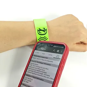 Huỳnh quang giấy dây đeo cổ tay không thấm nước NFC Vòng đeo tay in lễ hội RFID bán vé dây đeo cổ tay