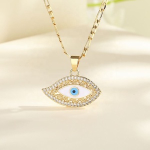 สร้อยคอจี้รูปดวงตาเคลือบทอง 18K ประดับเพชรซิคอนสังเคราะห์ พร้อมสายฟิกาโร่ เสริมโชคลาภและความปลอดภัยสำหรับผู้หญิง - Product Image 3