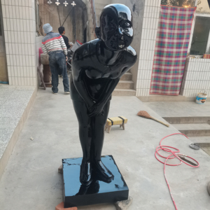 Su misura grande all'aperto in vetroresina inchino uomo statua di colore rosso in resina per giardino arte Anime temi con <span class=keywords><strong>animali</strong></span> di vendita - Product Image 3