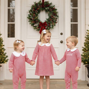 Vendita all'Ingrosso di Abiti Natalizi a Righe Rosse per Bambine e Tutine per Bambini con Maniche Lunghe a Palloncino e Dettagli Traforati - Product Image 1