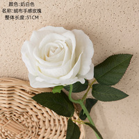 E gros faux velours roses décoration intérieure velours de soie fleurs roses artificielles pour la décoration de fenêtre d'affichage de fête de mariage