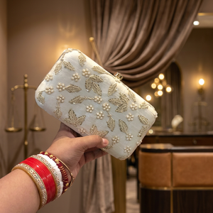 กระเป๋าช้อปปิ้งทำมือจากอินเดีย ดีไซน์รักษ์โลก ปิดด้วยซิป บุผ้าฝ้าย ปักลายแบบดั้งเดิม ดีไซน์ทันสมัย สีตัดกัน ใช้ได้ทั้งชายและหญิง - Product Image 4