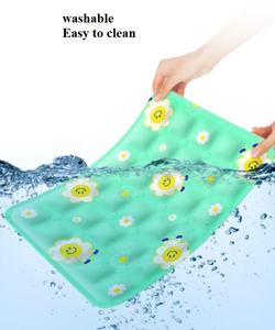 USMILEPET Großhandel Hund Selbstkühlung Matte Eis Seide Kühlpolster Sommer wiederverwendbare Haustier Anti-Rutsch-Cool-Matte für Herdboden und Bett - Product Image 6