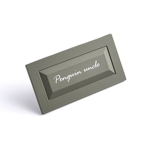 Placa de Identificación Decorativa con Logotipo Impreso en Serigrafía UV, Fabricada por el Fabricante Original - Product Image 1