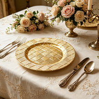 Assiettes de Présentation Classiques en Plastique PP Personnalisables OEM, Dorées Effet Diamant, Texture Matelassée, Durables, Non Toxiques, Grandes Commandes pour Événements