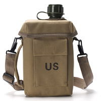 Pot de chasse en plein air bouteille à boire grande capacité 2L Camouflage carré en plastique tactique sac à dos bouteille d'eau