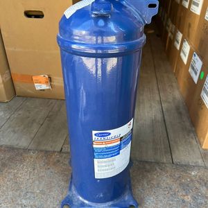Compresseur frigorifique Carrier Transicold RSH105GR01 400V triphasé pour climatisation et stockage frigorifique - Product Image 2