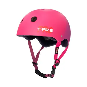 Casco de patineta de bicicleta de hoja de rodillo profesional OEM cascos deportivos de patineta de protección de patinaje sobre ruedas para niños personalizados