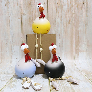 Adorno Artesanal de Resina con Forma de Pollo de Ojos Grandes, Decoración Redonda con Forma de Animal para el Hogar, Escultura Artística Navideña en Blanco Brillante, Negro y Amarillo - Product Image 3