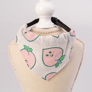 Bufanda ajustada con estampado de lino Triángulo creativo Venta al por mayor Pañuelos para perros y gatos Baberos Collar para mascotas con logotipo - Product Image 2