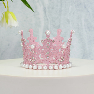 Mini Tiara per Torta 3"*2.2" in Oro con Cristalli e Perle, Corona Vintage per Torte Nuziali, Compleanni e Baby Shower - Product Image 2