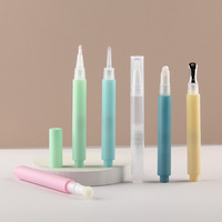 Stylos cosmétiques de type stylo à mécanisme de pression, tubes vides, têtes de pinceau et éponge, distributeurs de sérum et d'huile pour les lèvres, étuis pour anti-cernes en PP