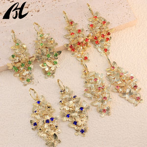 أقراط هاواي المصنوعة يدويًا مطلية بالذهب ، طوق أذن بشراشيب طويل مع فراشة نسائية ، أقراط متدلية أنيقة مشهورة للنساء - Product Image 1